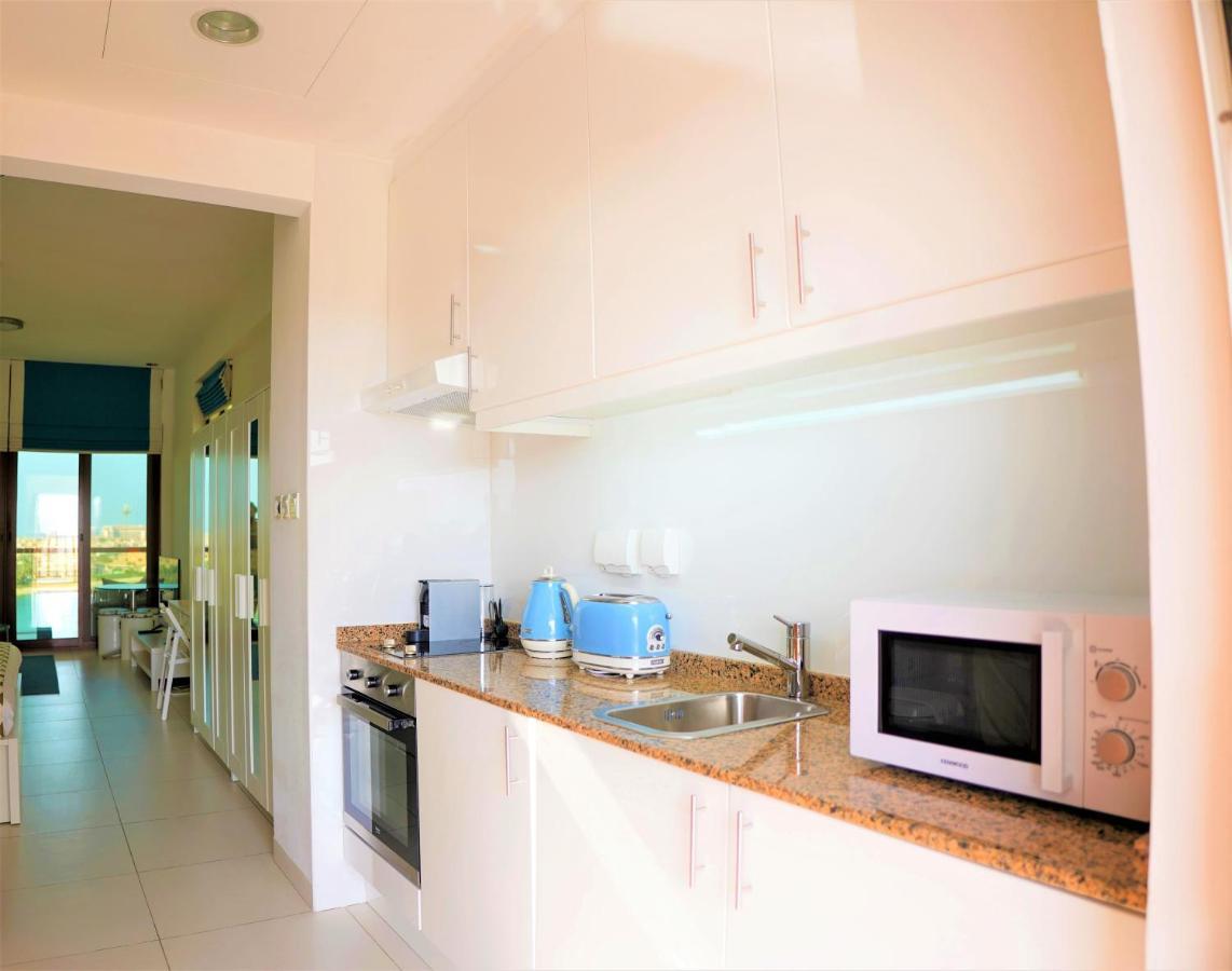 Appartamento Luxury On The Palm With Marina View Balcony Dubai Esterno foto