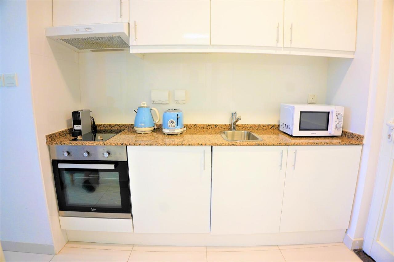 Appartamento Luxury On The Palm With Marina View Balcony Dubai Esterno foto